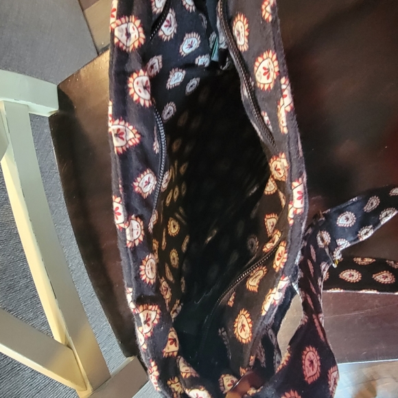 Vera Bradley Crossbody Bag with Front Zippered pocket. EUC - Picture 15 of 16